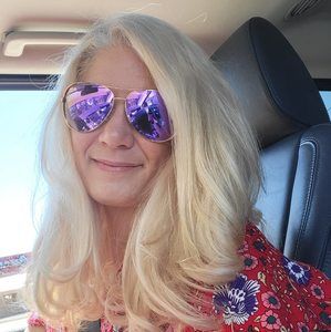 Meet your Posher, Holly